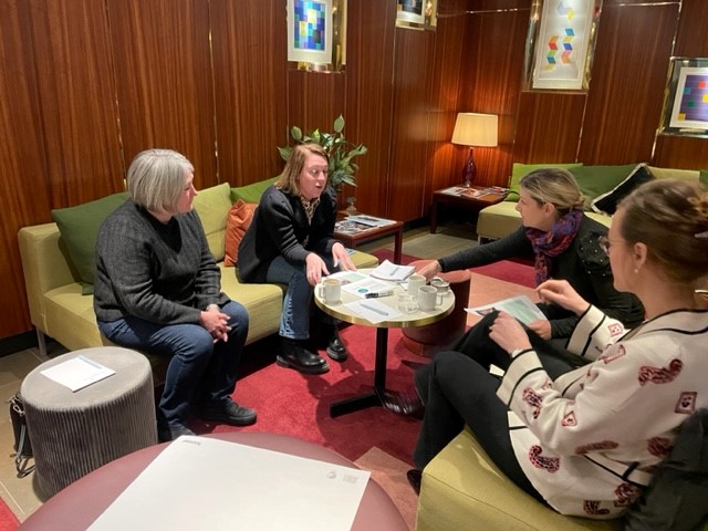 HT-lärare i diskussion